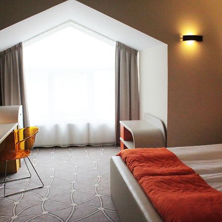 Hotel Eclipse Domasław Buitenkant foto