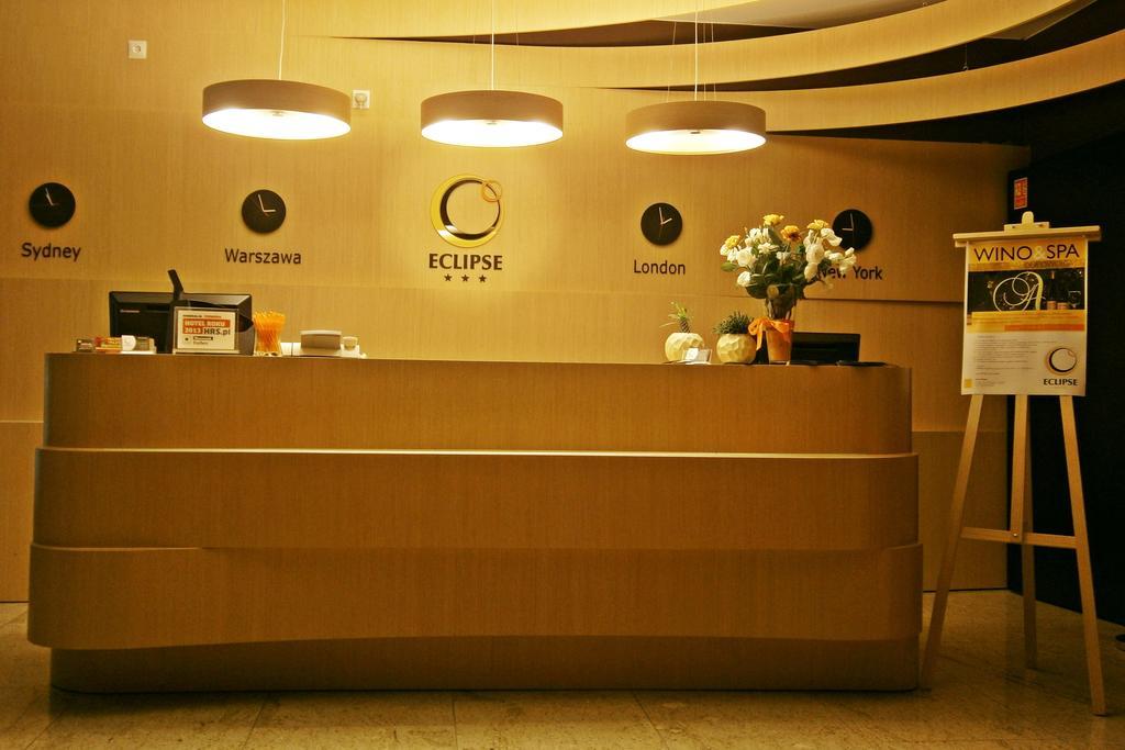 Hotel Eclipse Domasław Buitenkant foto