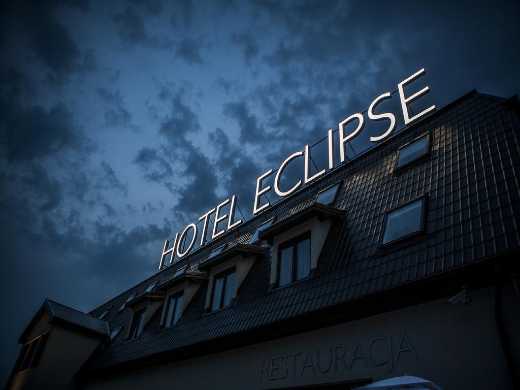 Hotel Eclipse Domasław Buitenkant foto