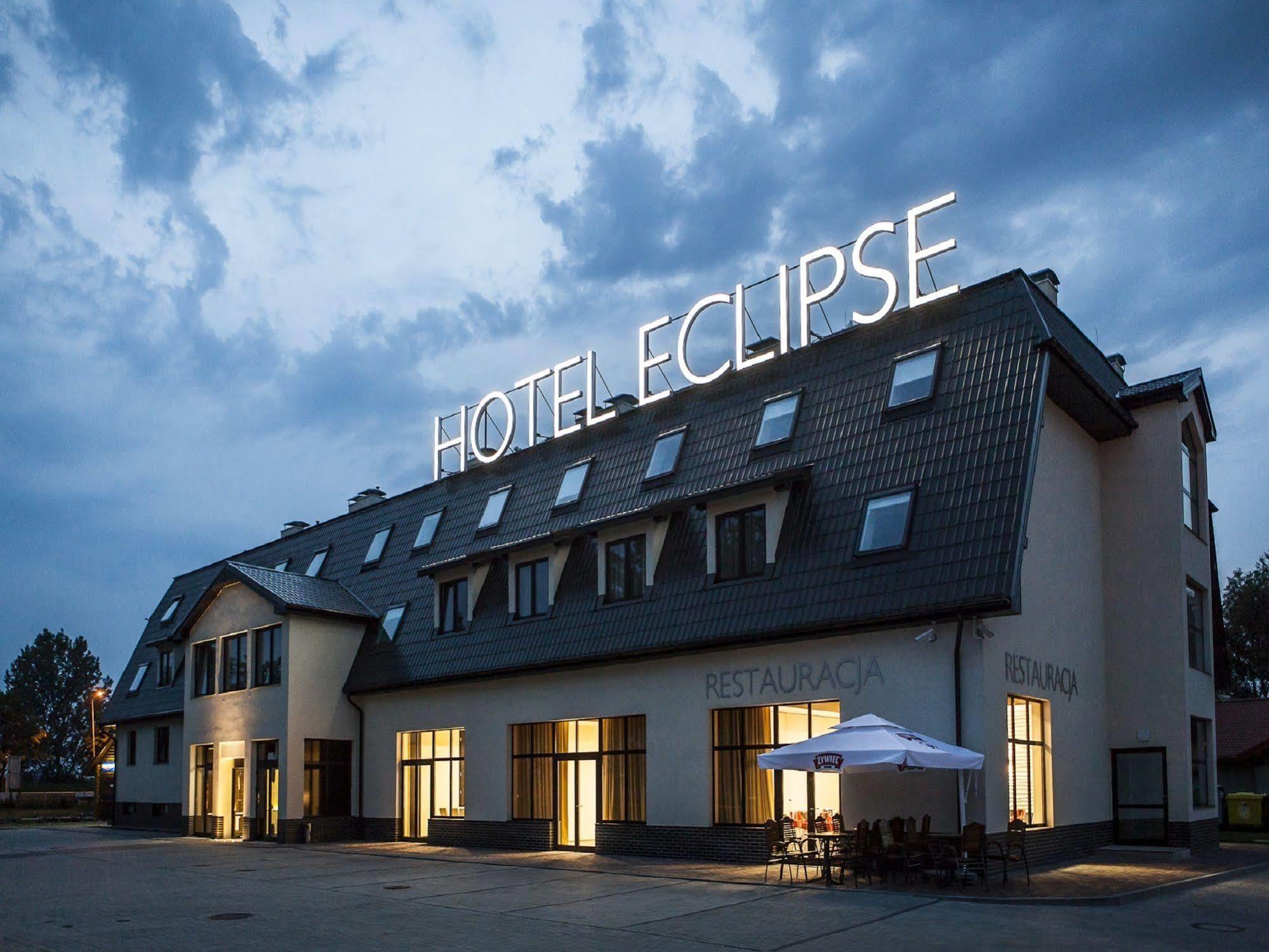 Hotel Eclipse Domasław Buitenkant foto